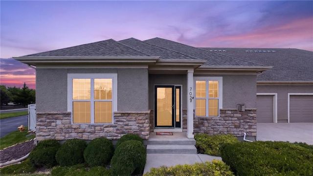2250 Lake Pointe Drive 702, Lawrence, KS 66049