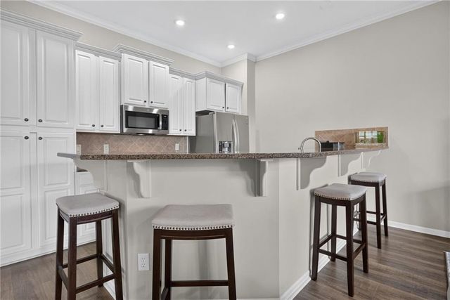 2250 Lake Pointe Drive 702, Lawrence, KS 66049