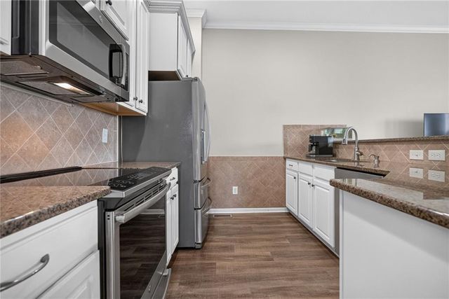 2250 Lake Pointe Drive 702, Lawrence, KS 66049