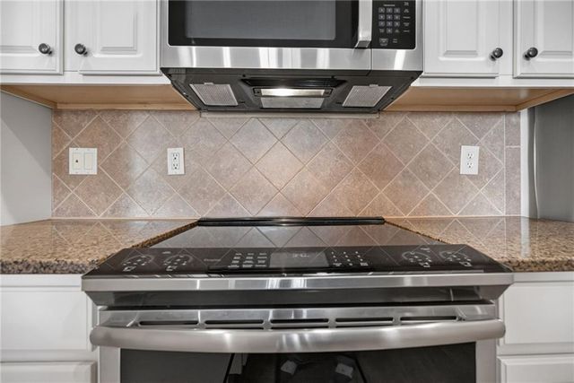 2250 Lake Pointe Drive 702, Lawrence, KS 66049