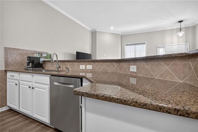 2250 Lake Pointe Drive 702, Lawrence, KS 66049