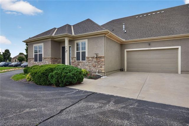 2250 Lake Pointe Drive 702, Lawrence, KS 66049
