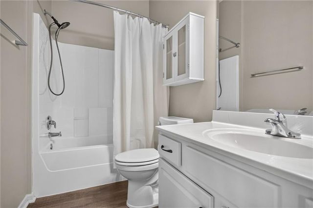 2250 Lake Pointe Drive 702, Lawrence, KS 66049
