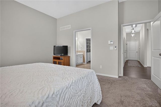 2250 Lake Pointe Drive 702, Lawrence, KS 66049