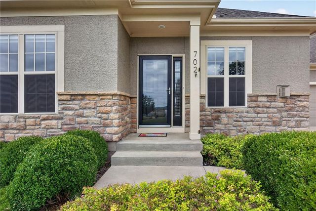 2250 Lake Pointe Drive 702, Lawrence, KS 66049