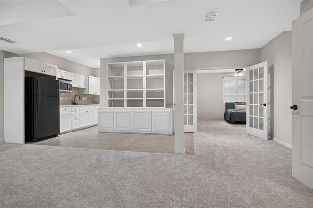 2250 Lake Pointe Drive 702, Lawrence, KS 66049