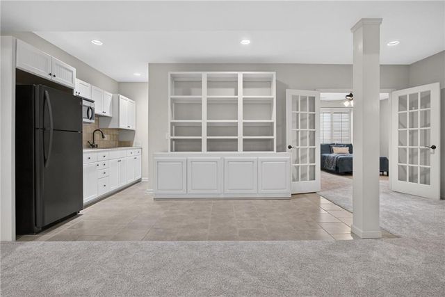 2250 Lake Pointe Drive 702, Lawrence, KS 66049