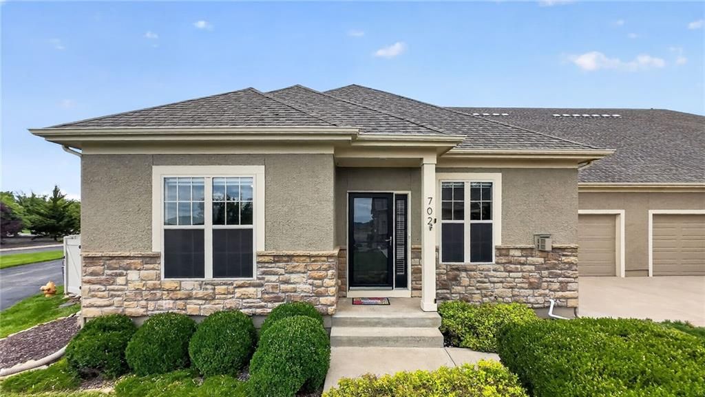 2250 Lake Pointe Drive 702, Lawrence, KS 66049