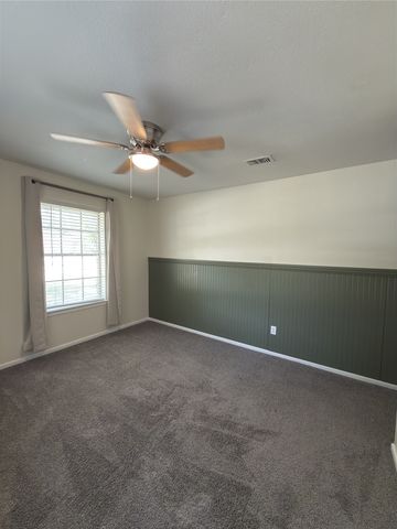 900 Prestwick Street, Bedford, TX 76022