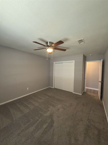 900 Prestwick Street, Bedford, TX 76022