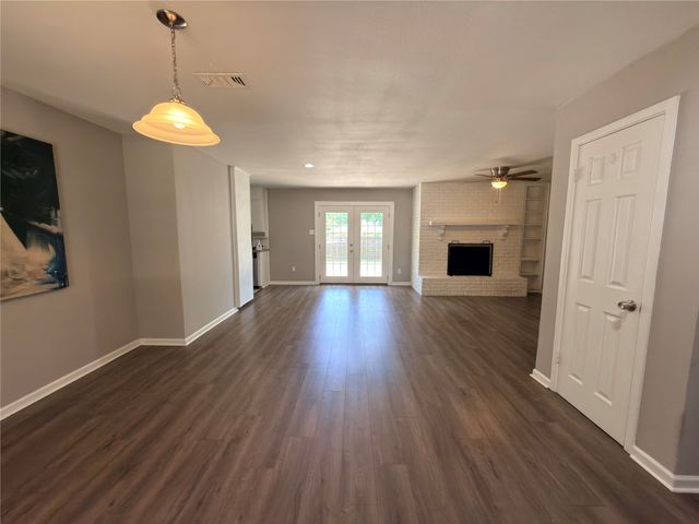 900 Prestwick Street, Bedford, TX 76022