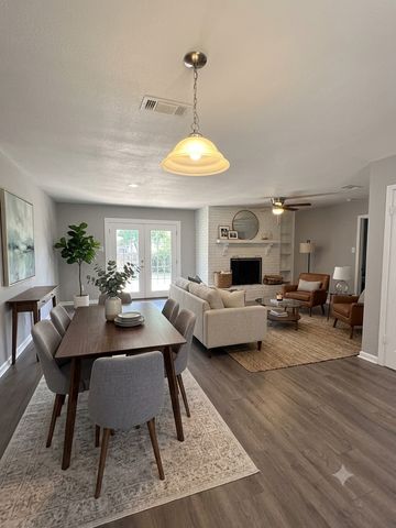 900 Prestwick Street, Bedford, TX 76022