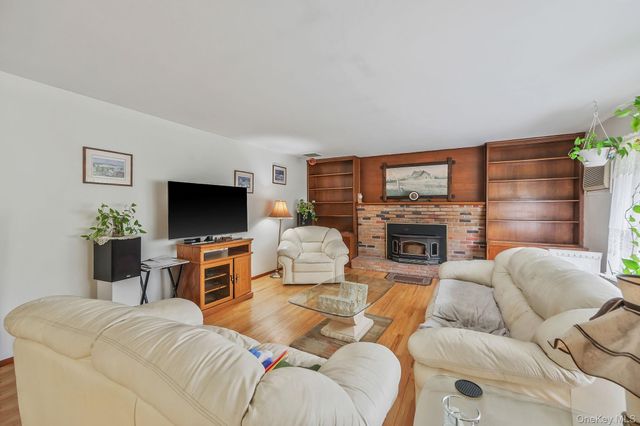 202 Waverly Avenue, Medford, NY 11763