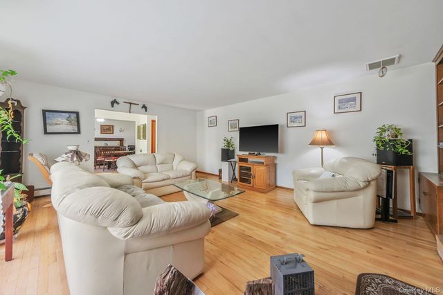 202 Waverly Avenue, Medford, NY 11763