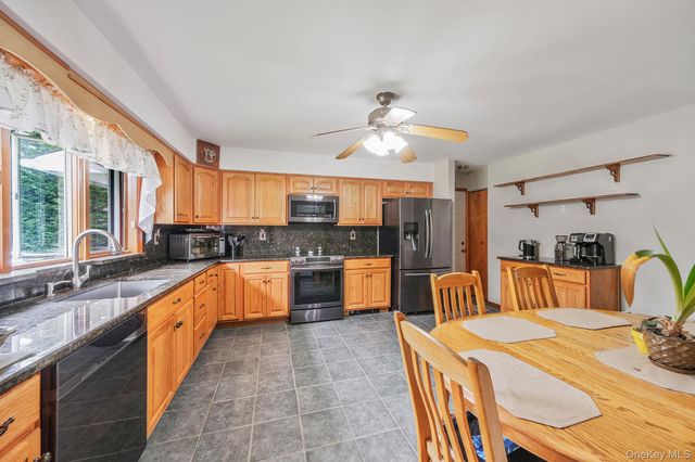 202 Waverly Avenue, Medford, NY 11763