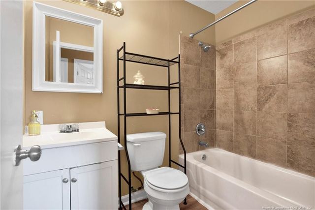 6507 Amanda Circle, Fayetteville, NC 28304