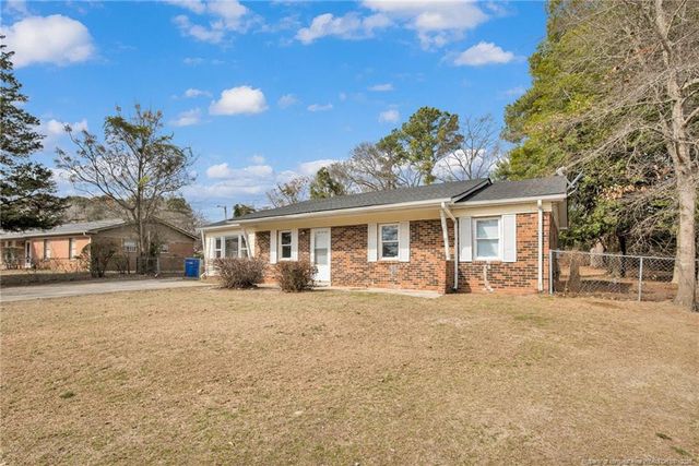 6507 Amanda Circle, Fayetteville, NC 28304