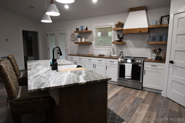 20471 W Chicken Creek Road, Cookson, OK 74427