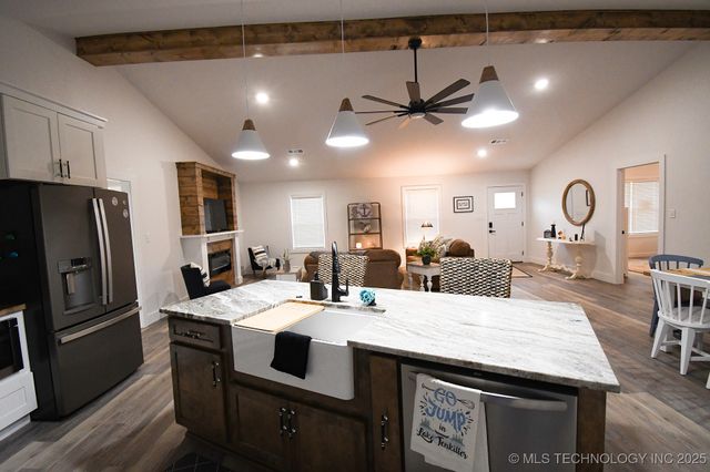 20471 W Chicken Creek Road, Cookson, OK 74427