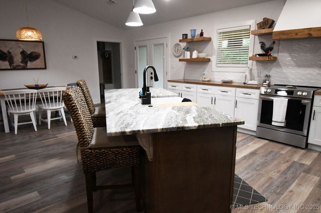 20471 W Chicken Creek Road, Cookson, OK 74427