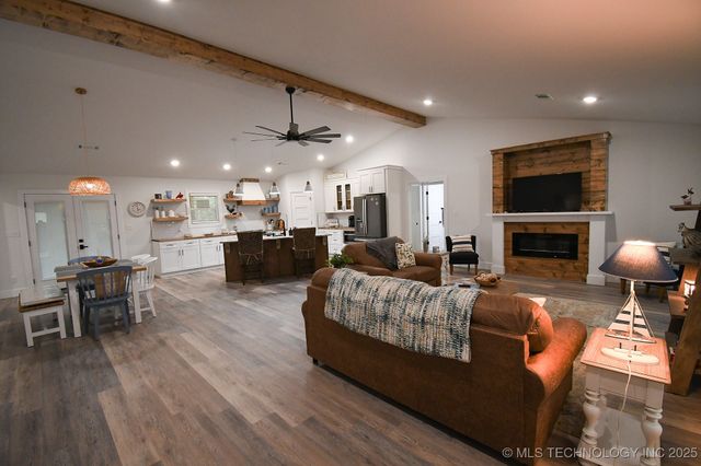 20471 W Chicken Creek Road, Cookson, OK 74427