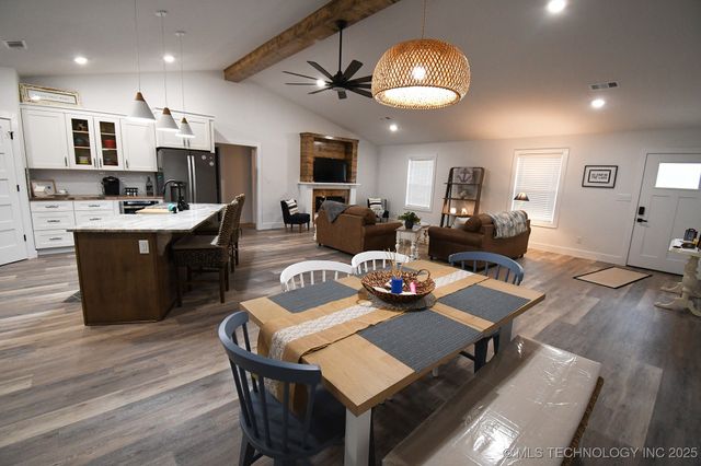 20471 W Chicken Creek Road, Cookson, OK 74427