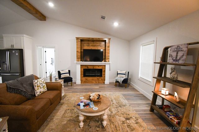 20471 W Chicken Creek Road, Cookson, OK 74427