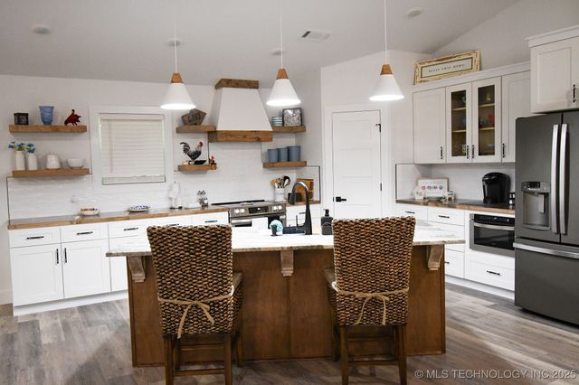 20471 W Chicken Creek Road, Cookson, OK 74427