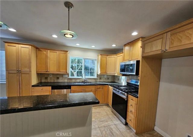 818 Stephens Avenue, Fullerton, CA 92833