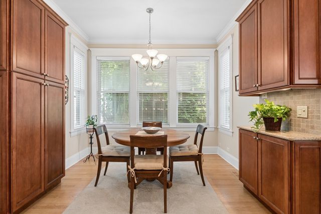 1530 W Grace Street, Chicago, IL 60613