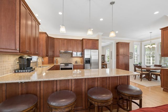 1530 W Grace Street, Chicago, IL 60613