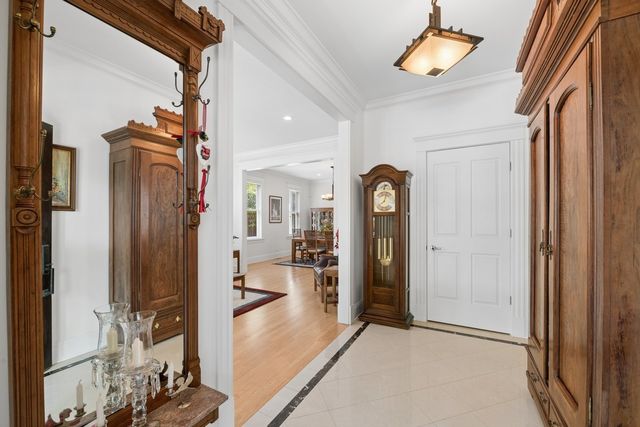 1530 W Grace Street, Chicago, IL 60613