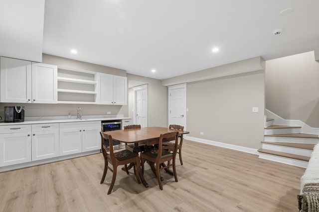 1530 W Grace Street, Chicago, IL 60613