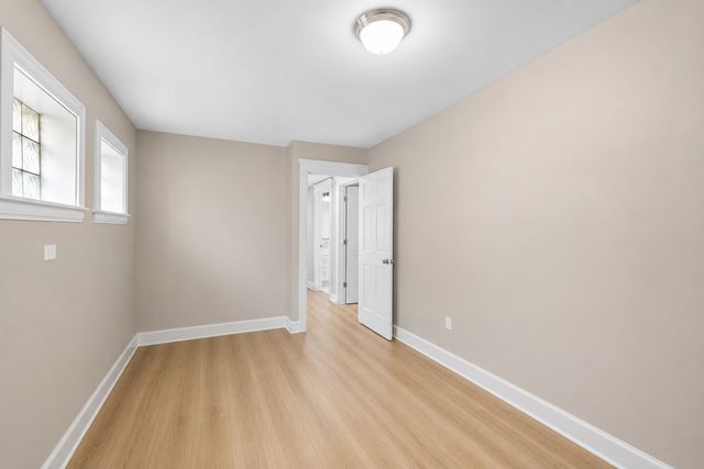 1530 W Grace Street, Chicago, IL 60613