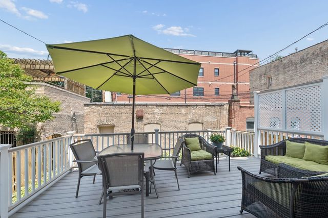 1530 W Grace Street, Chicago, IL 60613