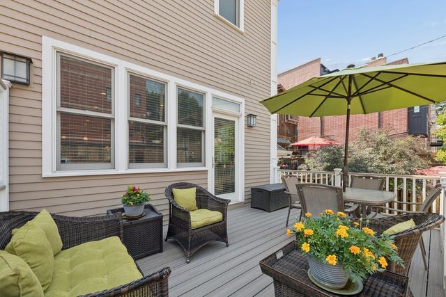 1530 W Grace Street, Chicago, IL 60613