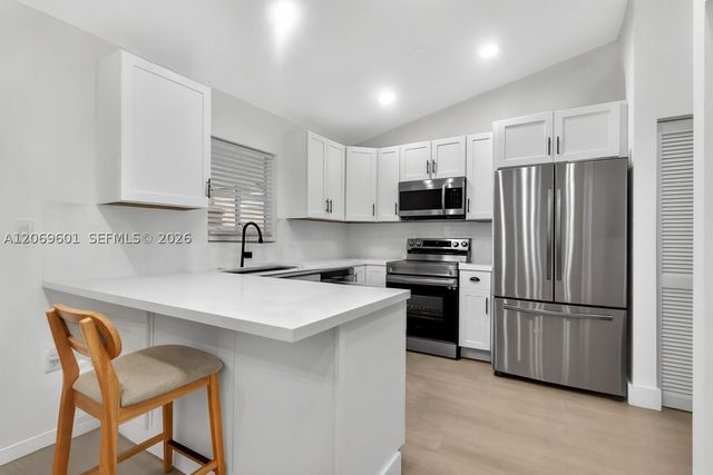 18847 NW 83rd Pl, Hialeah, FL 33015