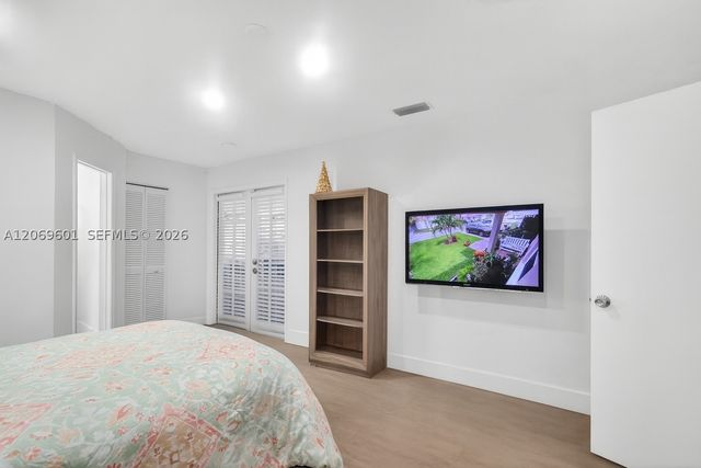 18847 NW 83rd Pl, Hialeah, FL 33015