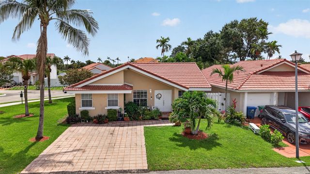 18847 NW 83rd Pl, Hialeah, FL 33015