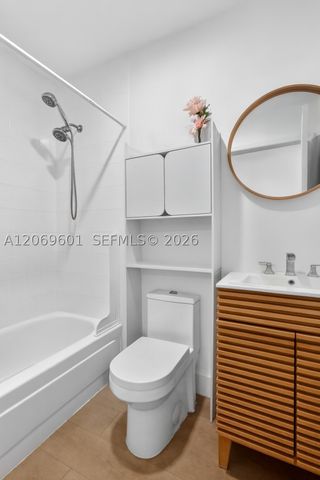 18847 NW 83rd Pl, Hialeah, FL 33015