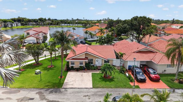 18847 NW 83rd Pl, Hialeah, FL 33015