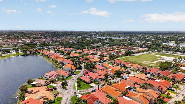 18847 NW 83rd Pl, Hialeah, FL 33015