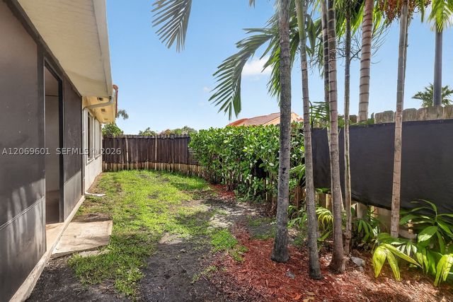 18847 NW 83rd Pl, Hialeah, FL 33015