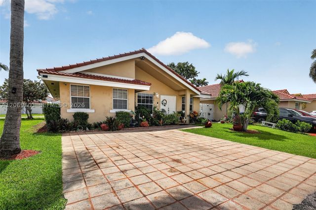 18847 NW 83rd Pl, Hialeah, FL 33015