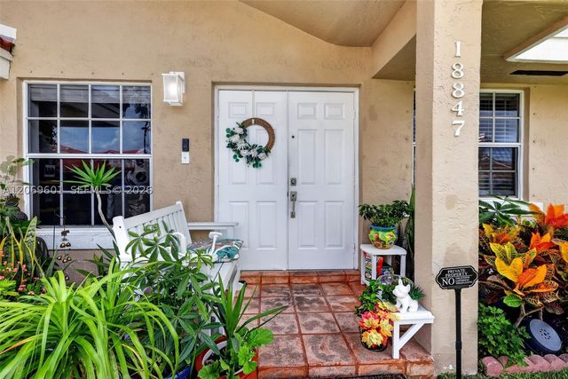 18847 NW 83rd Pl, Hialeah, FL 33015