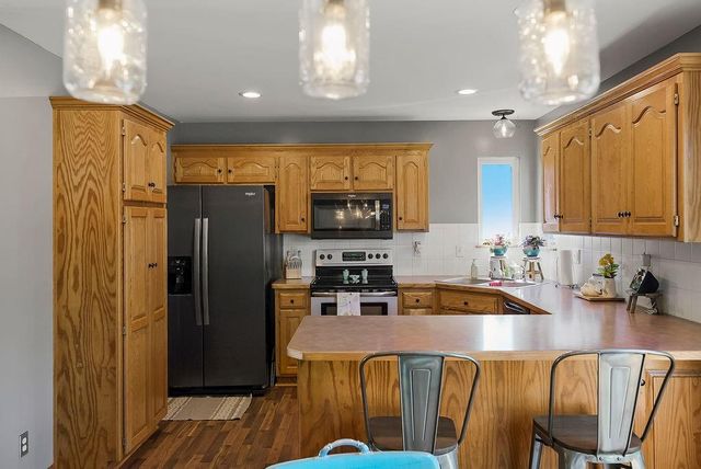 20855 W 227th Street, Spring Hill, KS 66083