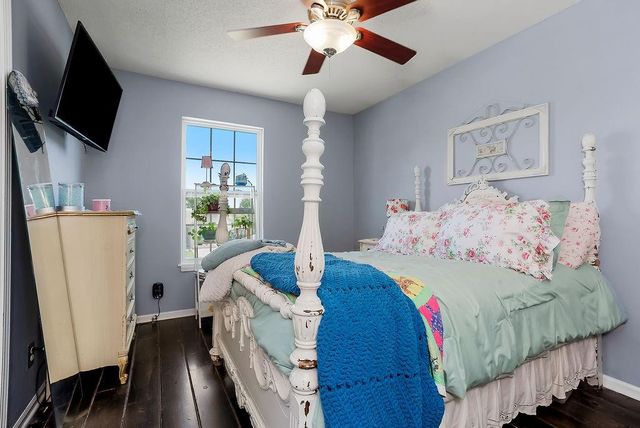 20855 W 227th Street, Spring Hill, KS 66083