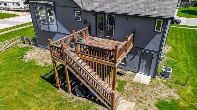 20855 W 227th Street, Spring Hill, KS 66083