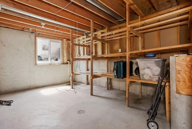 20855 W 227th Street, Spring Hill, KS 66083