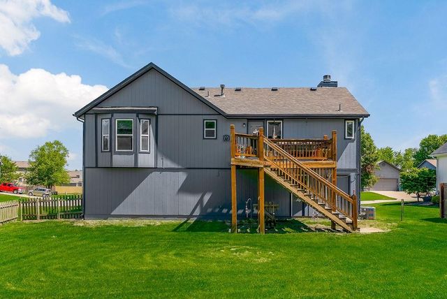 20855 W 227th Street, Spring Hill, KS 66083